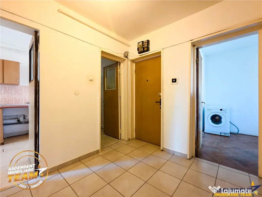 Decomandat pe 3 camere, 2 balcoane, locatie favorabila, Sime