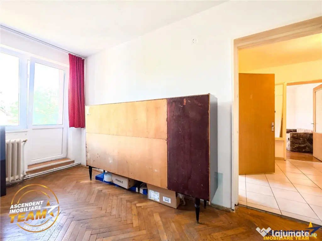 Decomandat pe 3 camere, 2 balcoane, locatie favorabila, Sime