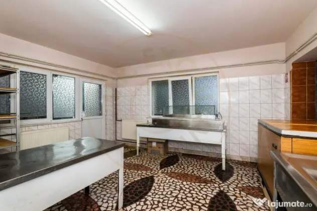 Spatiu Comercial Stradal + 150 mp Productie | Vad Excelent |