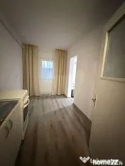 De vanzare apartament cu 2 camere, etaj 4/4, recent renov... 