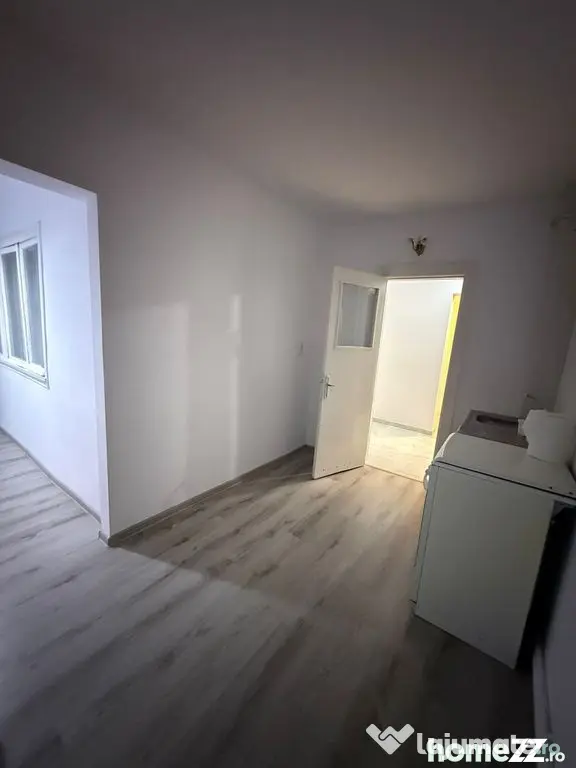 De vanzare apartament cu 2 camere, etaj 4/4, recent renov...