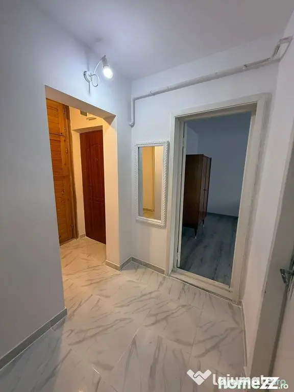 De vanzare apartament cu 2 camere, etaj 4/4, recent renov...