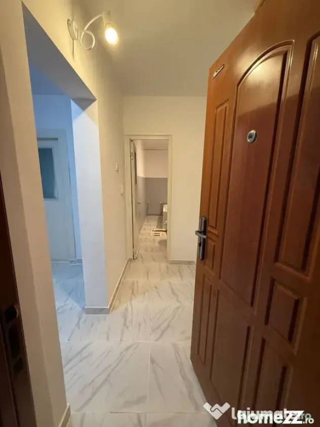 De vanzare apartament cu 2 camere, etaj 4/4, recent renov...