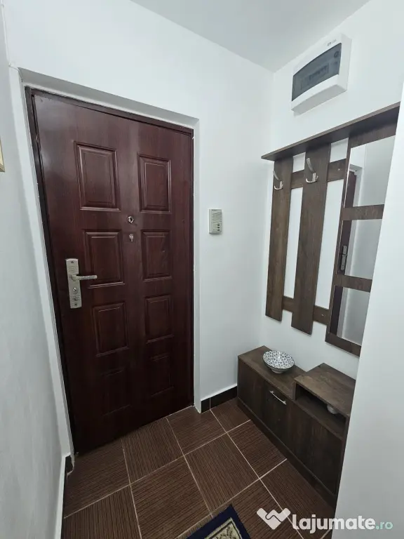 Proprietar închiriez apartament cu o camera, zona Lipovei, aproape Iulius Mall