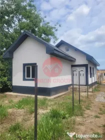 Casa de Lumina Finisata la Cheie, Aproape de Centru
