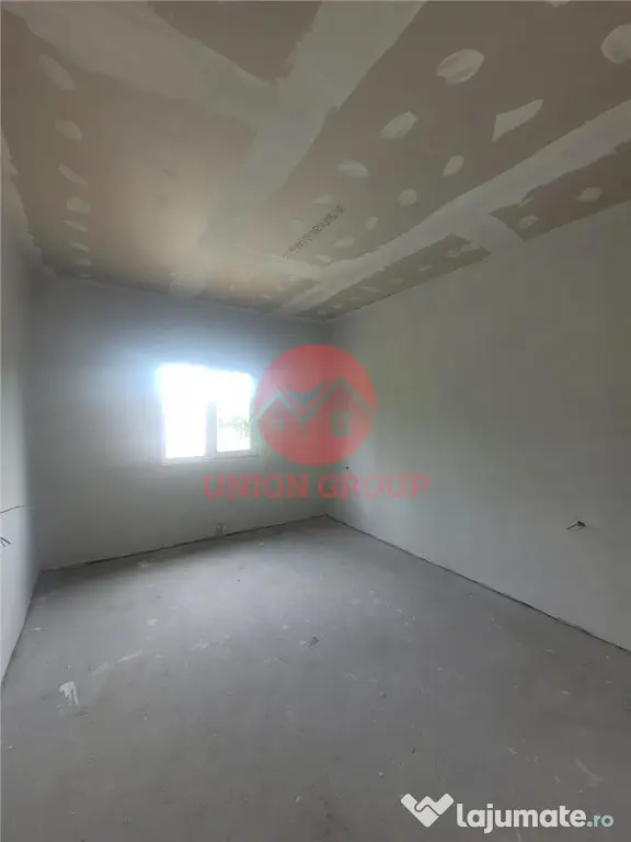 Casa de Lumina Finisata la Cheie, Aproape de Centru