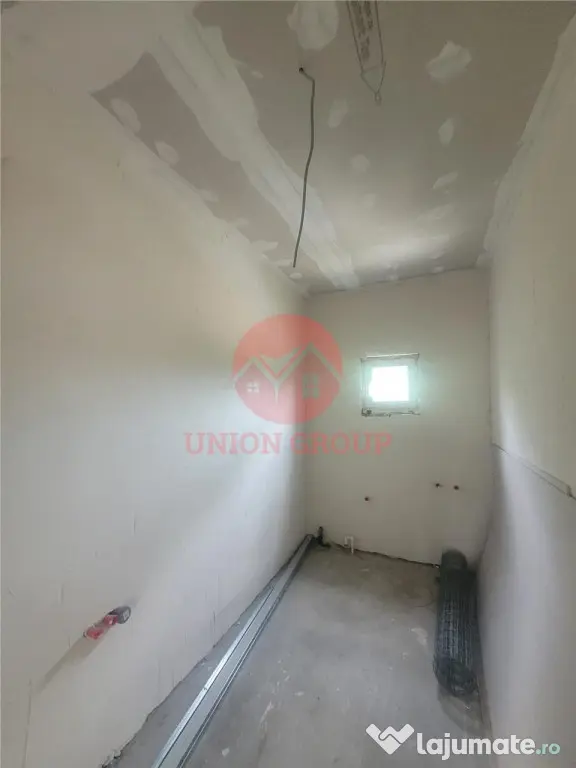 Casa de Lumina Finisata la Cheie, Aproape de Centru