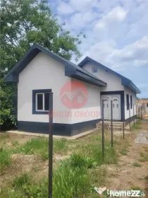Casa de Lumina Finisata la Cheie, Aproape de Centru