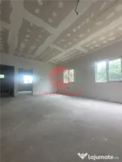 Casa de Lumina Finisata la Cheie, Aproape de Centru