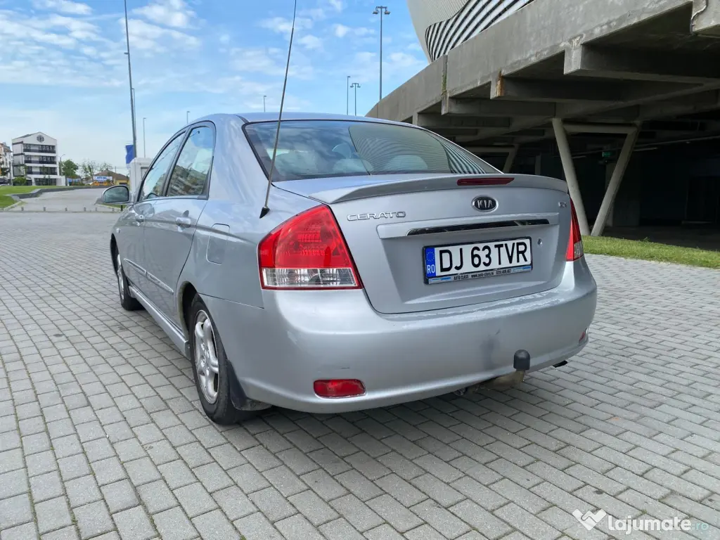 Autoturism Kia Cerato