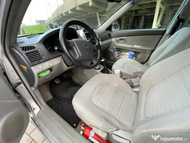 Autoturism Kia Cerato