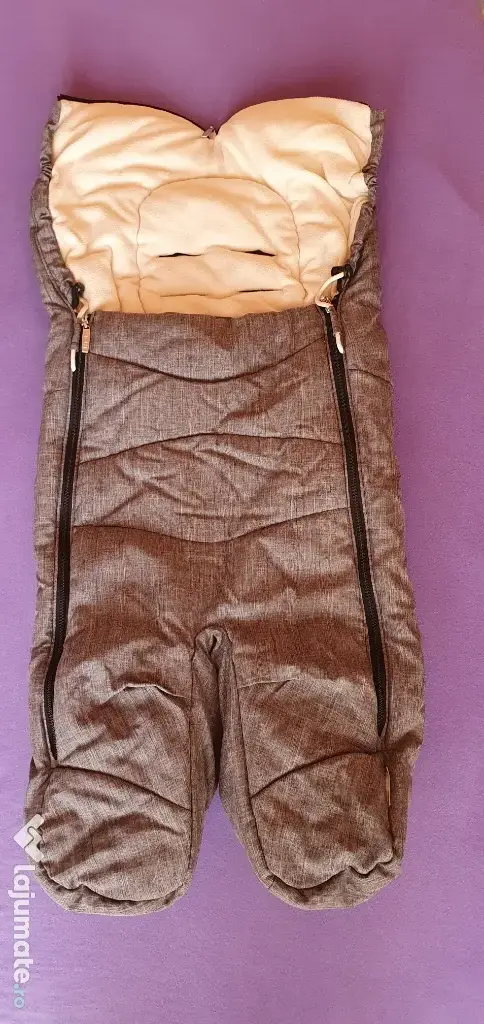 Cărucior Stokke Xplory V5 in stare foarte bună cu multiple accesorii