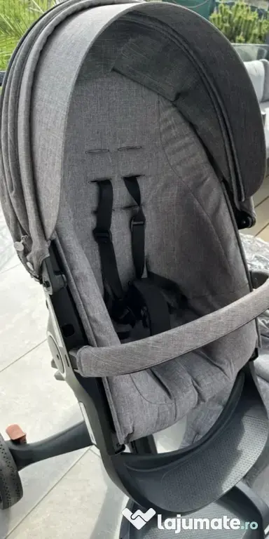 Cărucior Stokke Xplory V5 in stare foarte bună cu multiple accesorii