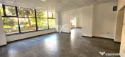Spatiu comercial modernizat 100mp. 10ml.vitrina, Poarta 6