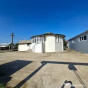 Proprietate industrială cu hală metalică, birouri și teren Golești 