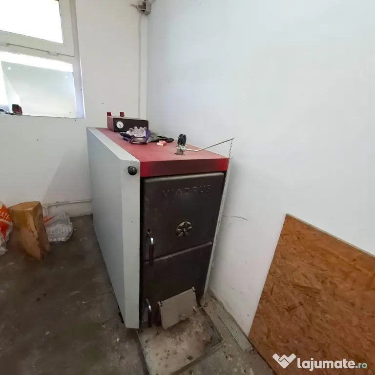Proprietate industrială cu hală metalică, birouri și teren Golești