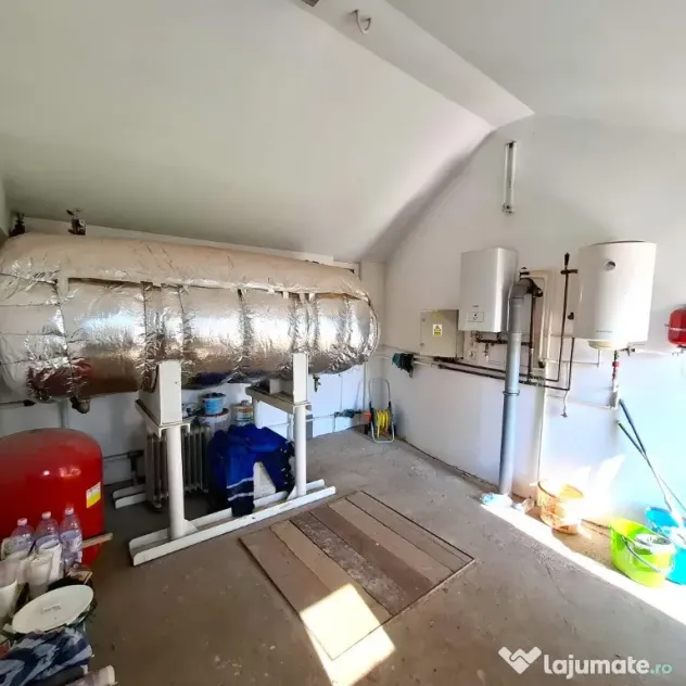 Proprietate industrială cu hală metalică, birouri și teren Golești
