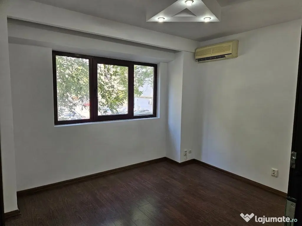 Apartament 3 camere decomandat pe Octavian Goga