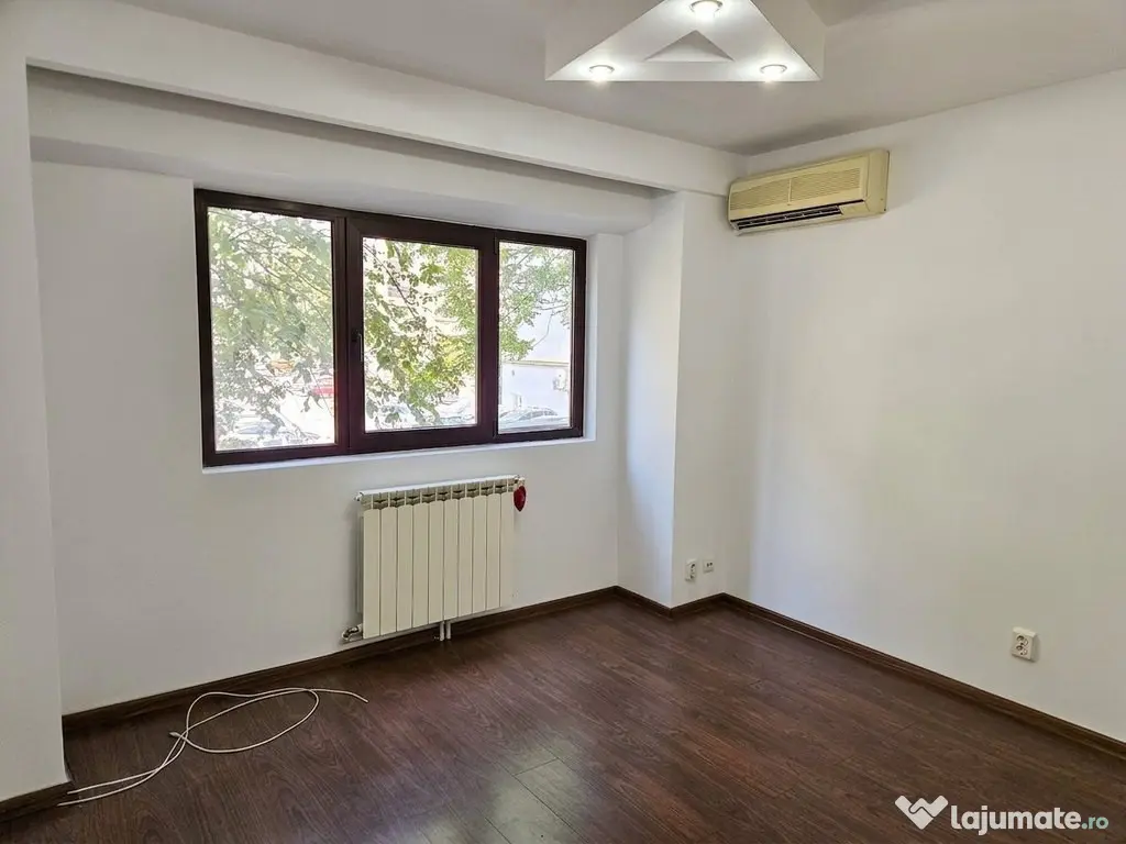 Apartament 3 camere decomandat pe Octavian Goga
