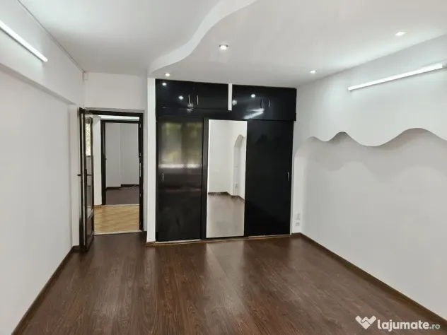 Apartament 3 camere decomandat pe Octavian Goga