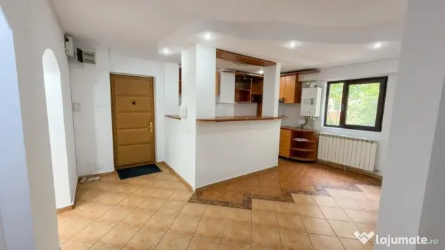 Apartament 3 camere decomandat pe Octavian Goga