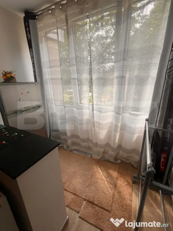 Apartament 2 camere decomandat, etaj 1, zona Catedralei