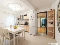 Apartament 3 camere, 67 mp, 2 bai, etaj 2, zona Lipovei