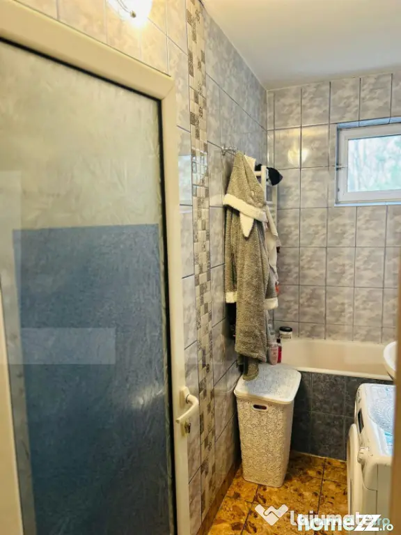 Apartament 2 camere semidecomandat - Zona A - Scoala 12