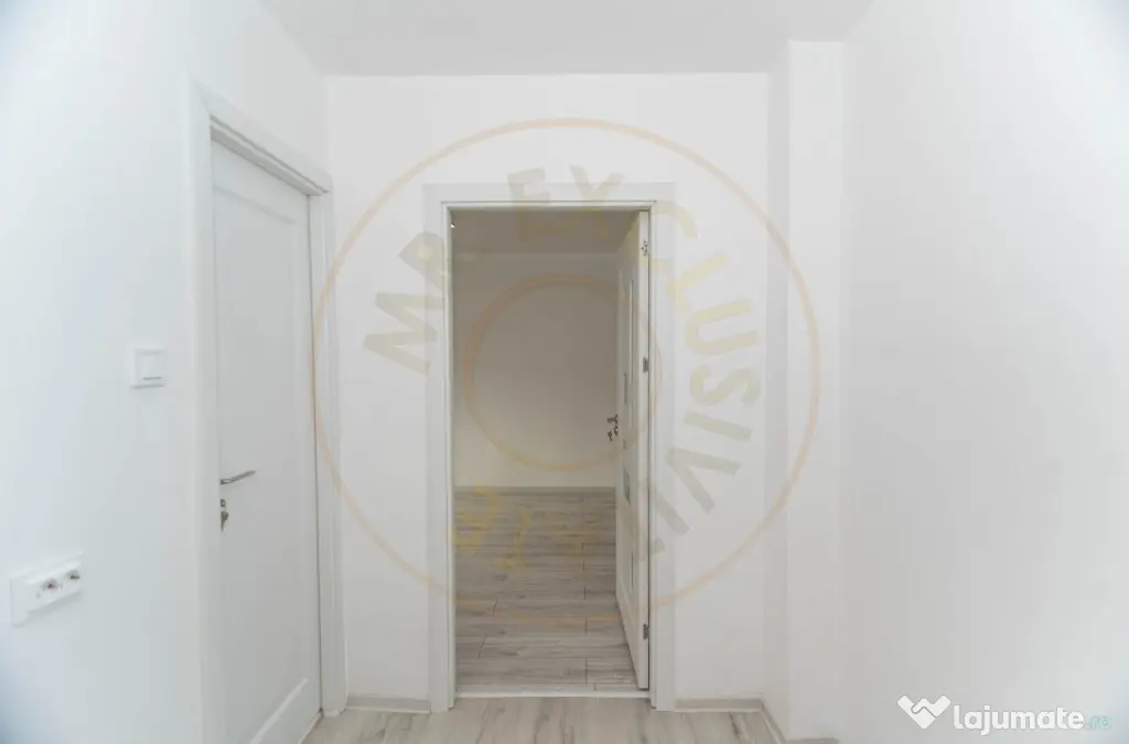 Garsoniera RENOVATA, etaj 1, Gavana-Pitesti