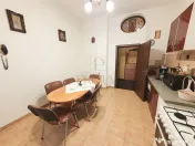 BALCESCU - ISTORIC - PARTER - 3 CAMERE - 2 BAI - GRADINA 90m