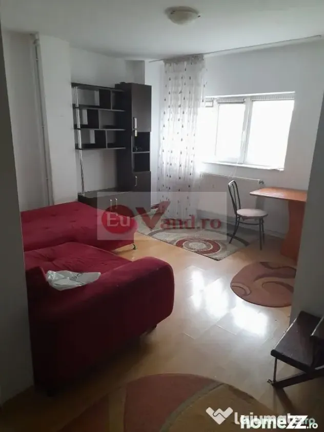 Mansardă de închiriat cu vedere la Dunăre - Micro 21 - 295 euro - Galati (Galati)