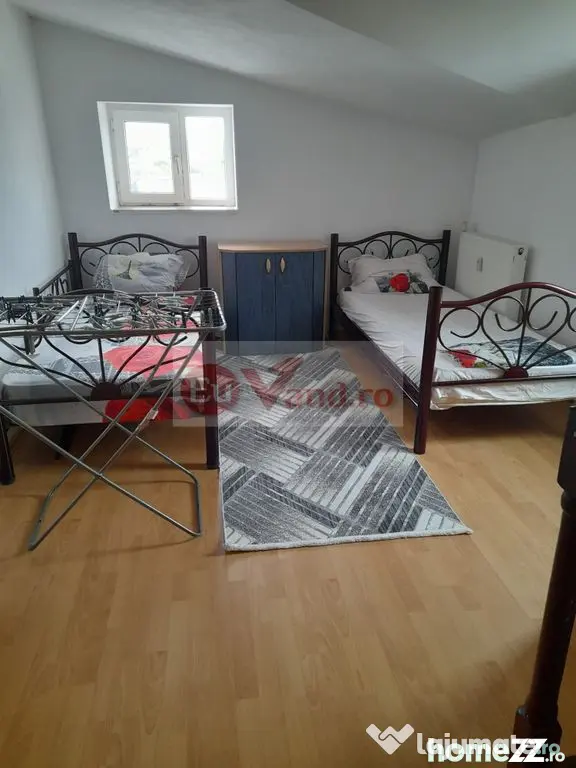 Mansardă de închiriat cu vedere la Dunăre - Micro 21 - 295 euro - Galati (Galati)