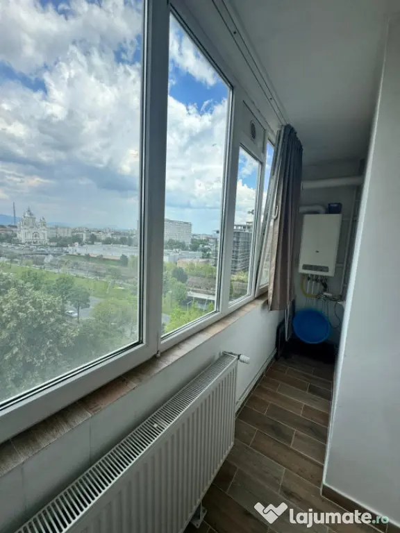 GARSONIERA CU PANORAMA SUPERBA ASUPRA ORASULUI!