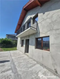 Casa individuala - la gri - toate utilitatile 