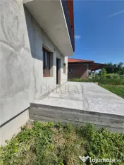 Casa individuala - la gri - toate utilitatile 