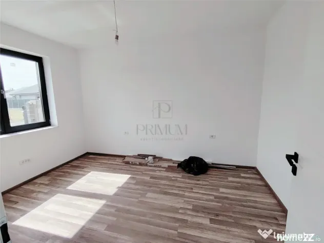 Duplex finalizat - bucatarie inchisa - dormitor la parter - Mosnita Veche (Timis)