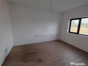 Duplex spatios la asfalt - toate utilitatile - acces rapid 