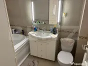 Apartament semidecomandat cu 3 camere, 60 mp, garaj, zona Po 