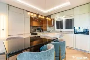 Casă / Vilă de vanzare cu 4 camere, Cosmopolis, premium
