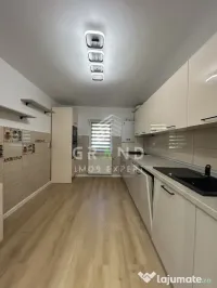 Apartament 3 camere de vanzare, 2 bai , Zorilor 