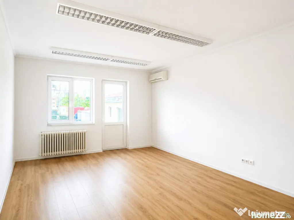 Birouri de închiriat, 45 mp, 2 camere, baie proprie și bal