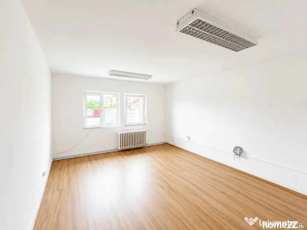 Birouri de închiriat, 45 mp, 2 camere, baie proprie și bal