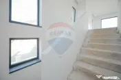 Casă nouă de vânzare Oradea - Dealuri, P+E, teren 575 mp 
