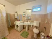 Casa 4 camere , cu beci ,1681m2 teren , Boldesti Scaeni 