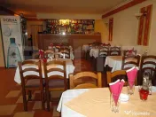 HOTEL / RESTAURANT YVETTE, de vanzare, 35 ari teren, zona Au 