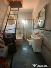 Casă cu 3 camere și un teren în suprafață de 6000 mp 