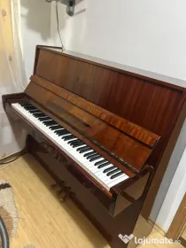 Pianină clasică Feurich