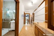 Vilă impresionantă în zonă deosebită 