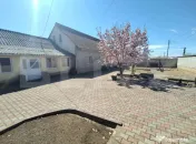 Casa P in Bradesti, 5 camere, 1.045 mp curte, 47 m deschider 