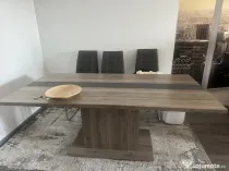 Masa din lemn masiv